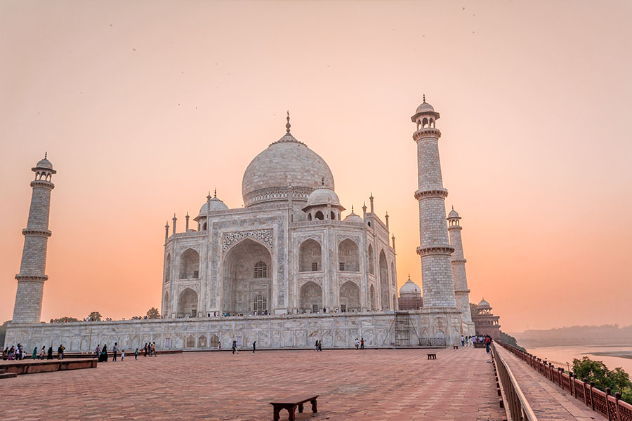 Gaze up at the beautiful Taj Mahal in India | Travel Nation Gaze up at the beautiful Taj Mahal in India | Travel Nation