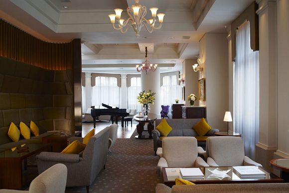 The lounge at Lanson Place