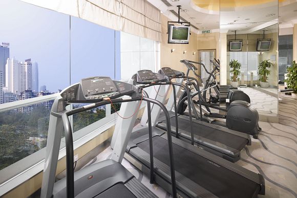 The fitness centre at Metropark Causeway Bay