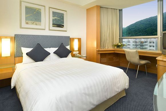 A room at Metropark Causeway Bay