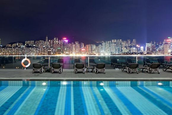 The pool at The Peninsula Hong Kong