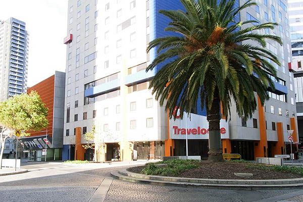 Exterior of Travelodge Melbourne Southbank