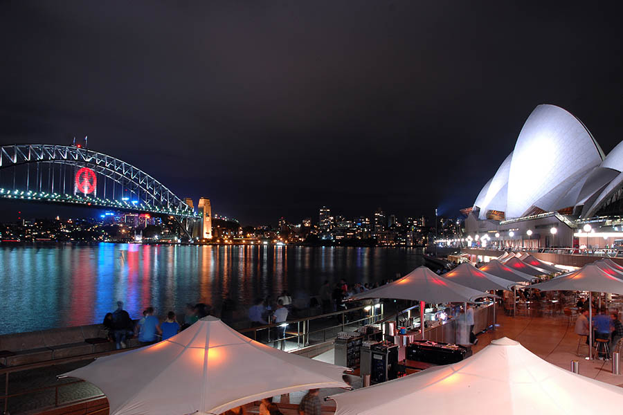 Grab a cocktail next to the Sydney Opera House | Travel Nation