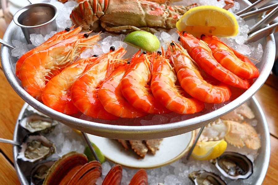 Tuck into an Aussie seafood platter at Watson's Bay | Travel Nation