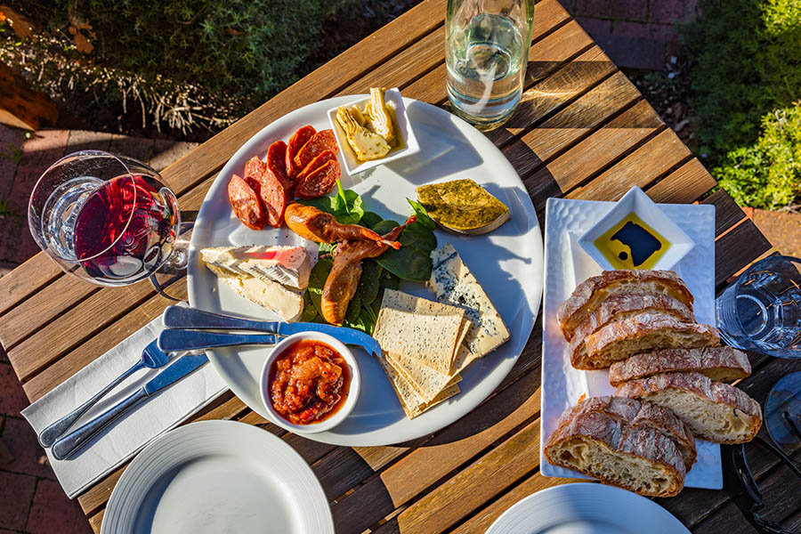 Stop for a delicious local lunch on Bruny Island | Travel Nation Stop for a delicious local lunch on Bruny Island | Travel Nation