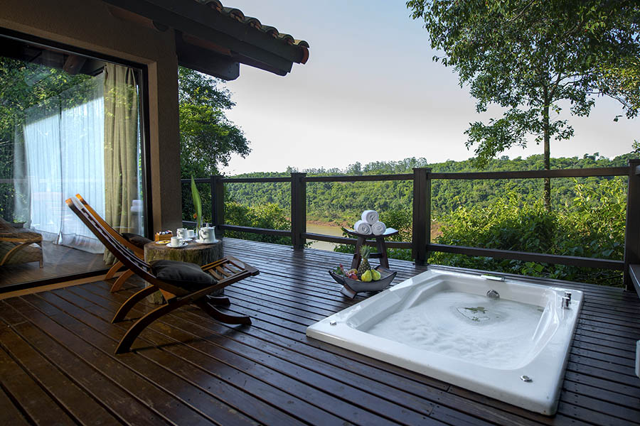 Take a dip on your private balcony at LOI Suites Iguazu Falls | Photo credit: LOI Suites