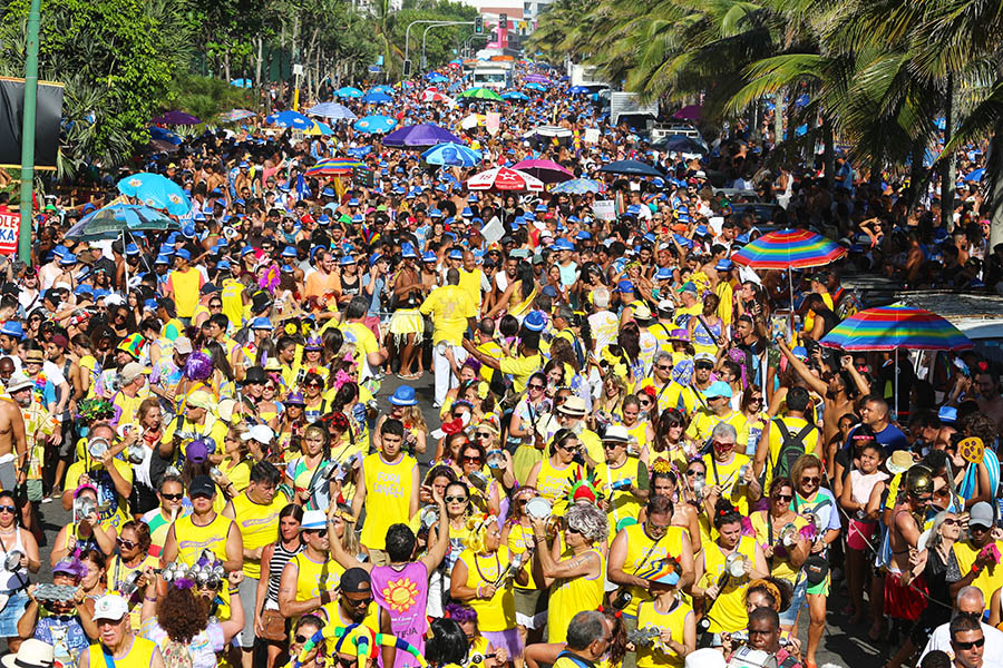 Throw yourself into the Rio Carnival crowds | Travel Nation
