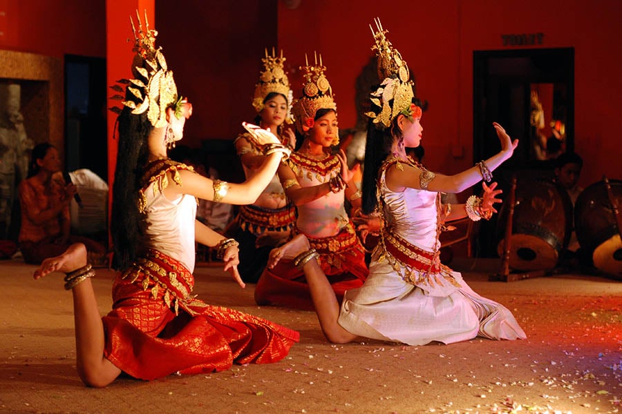Watch the Apsara dancers whilst eating a delicious Khmer dinner