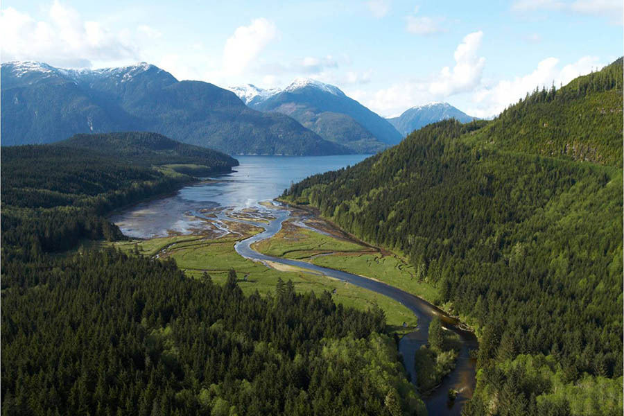 Soak up the spectacular scenery at Knight Inlet Lodge | Credit: Knight Inlet Lodge