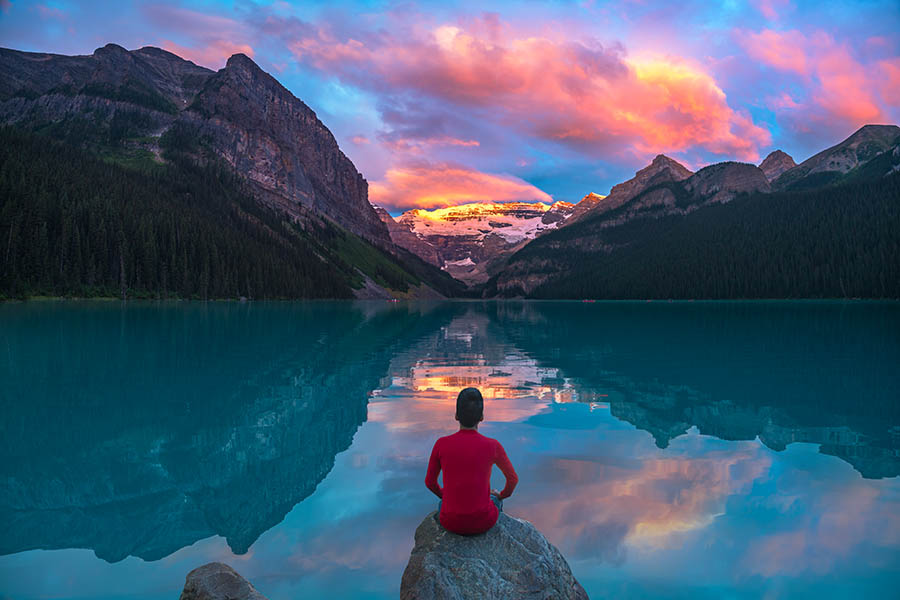 A September sunrise on Lake Louise, Canada | Travel Nation