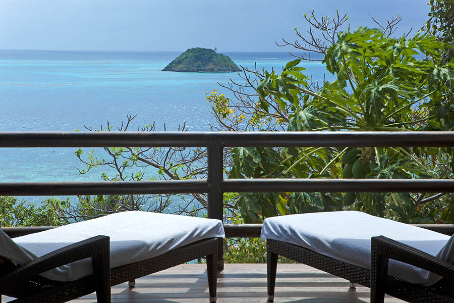 Relax on the balcony of Deep Blue, Providencia Island | Travel Nation
