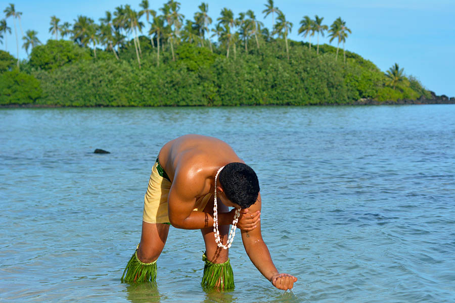 See local traditions in the Cook Islands | Travel Nation