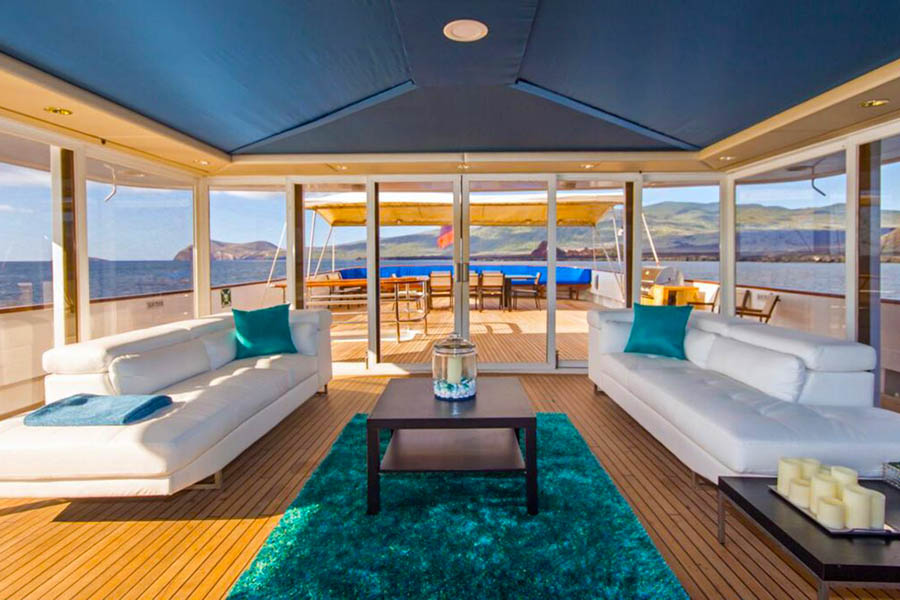 Relax in the sun lounge aboard the M/Y Passion yacht | Photo credit: Andando Tours