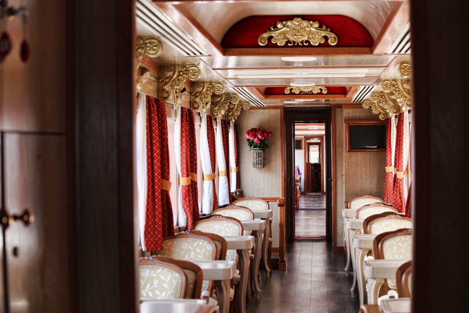 Dine in style aboard Ecuador's Tren Crucero | Travel Nation