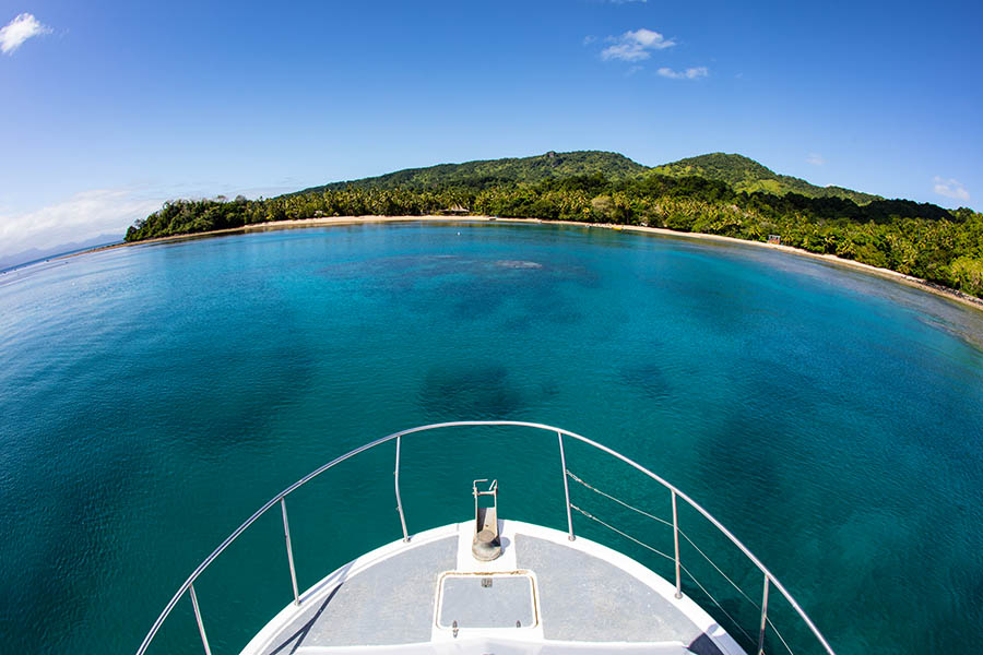 Take sailing trips around Fiji's tropical islands | Travel Nation