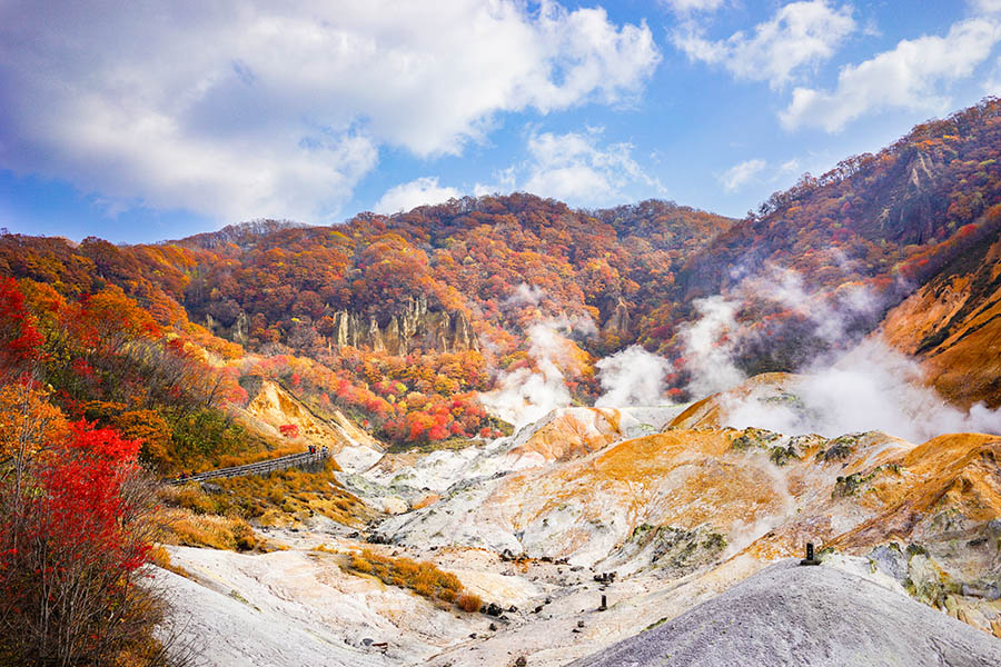 Soak the up steaming scenery of Hell Valley in Hokkaido | Travel Nation