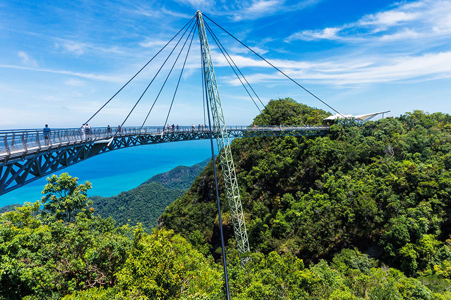Take the cable car to the Skybridge in Langkawi | Travel Nation