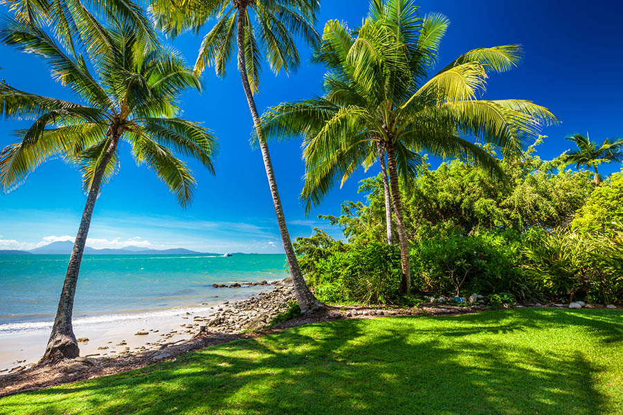 Relax on the beaches of Port Douglas | Travel Nation