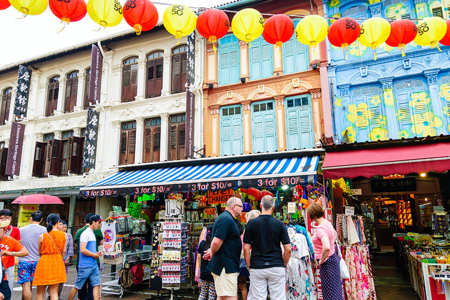Discover the hawker stalls in Chinatown