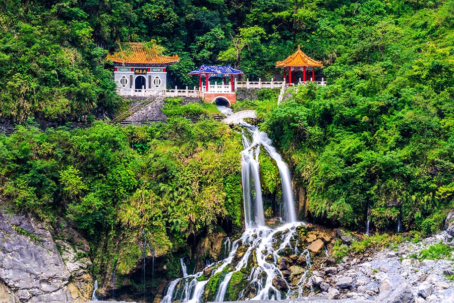 Follow the hiking trails to waterfalls in Taroko National Park, Taiwan | Travel Nation