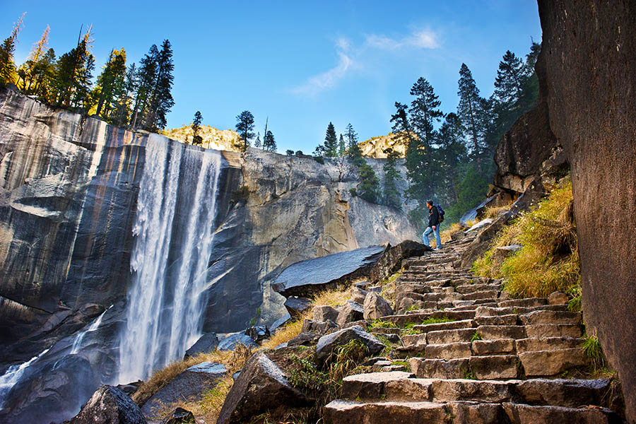 Hike to the waterfalls of Yosemite National Park | Travel Nation