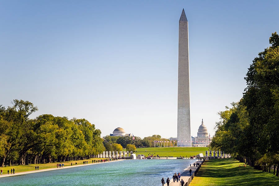 Walk the length of the mall, from Lincoln’s Memorial to the US Capitol Building