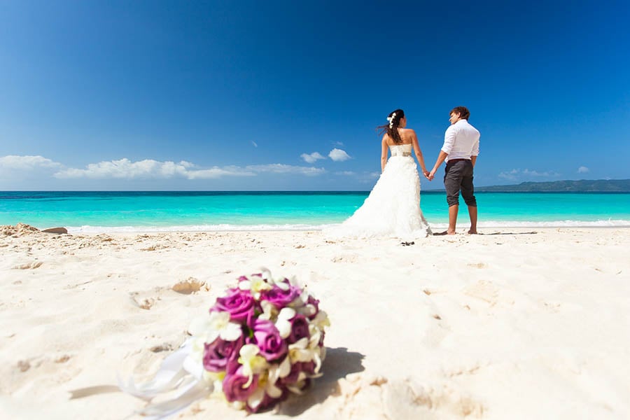 Book a barefoot wedding in the South Pacific Islands | Travel Nation