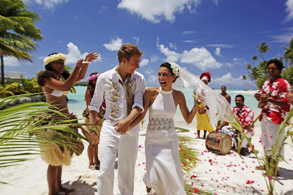 Book our intimate Bora Bora wedding package | Travel Nation