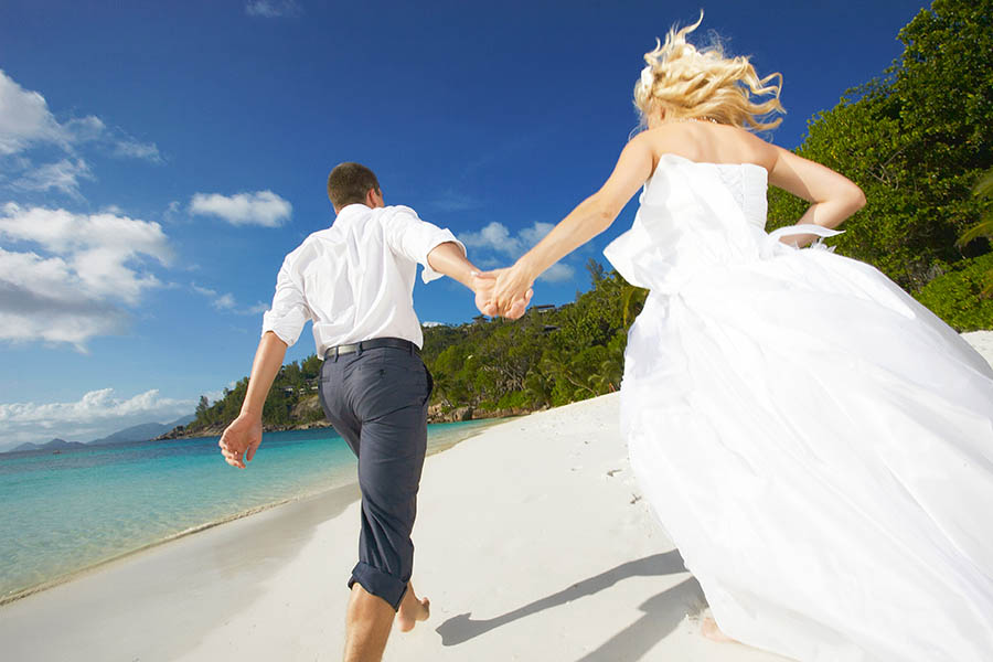 Run away and get married on beautiful Bora Bora | Travel Nation
