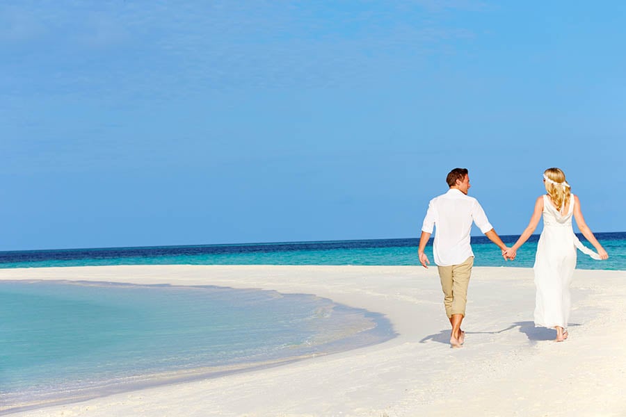 Get married on tiny One Foot Island in the Cook Islands | Travel Nation