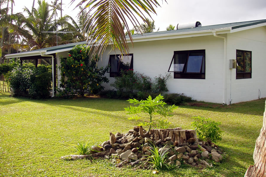 Palm Grove - 3 bedroom bungalow from the outside