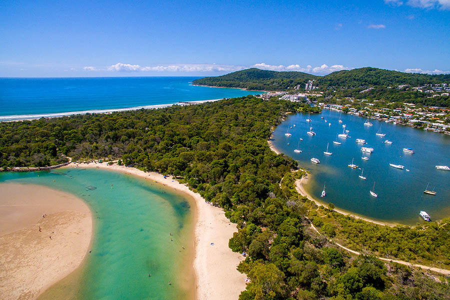 Discover the beautiful beaches of Noosa