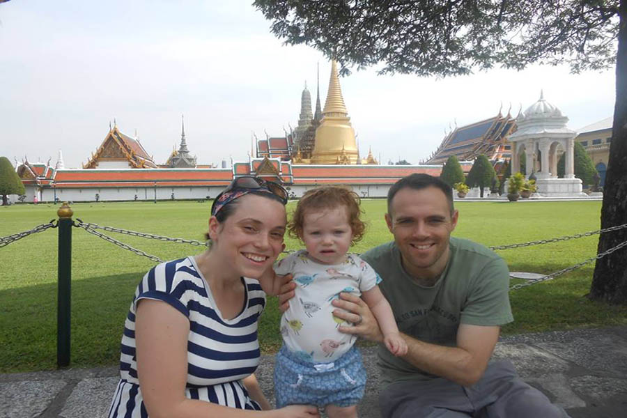 900x600_thailand-family-claire 