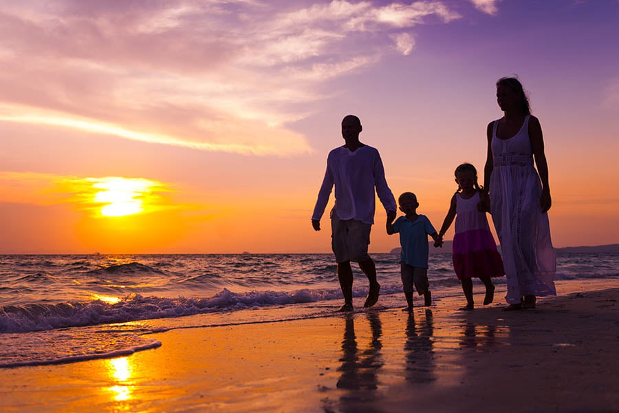 Stroll along the beaches in Thailand with your family | Travel Nation