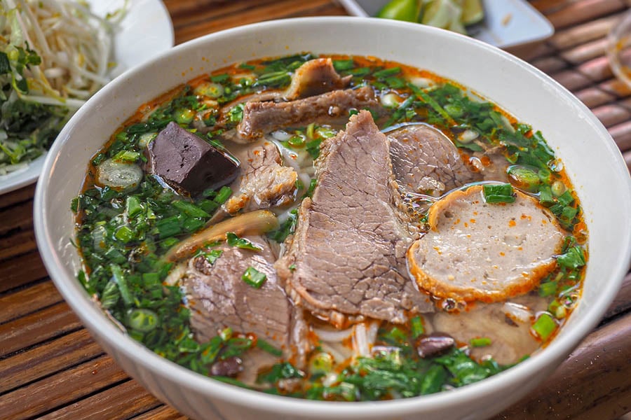Slurp a bowl of beef noodle soup in the street markets of Hanoi | Travel Nation