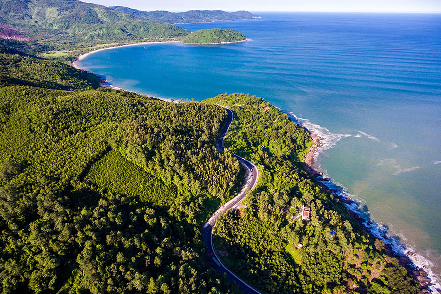 Cycle over the Hai Van Pass on the central coast of Vietnam | Travel Nation
