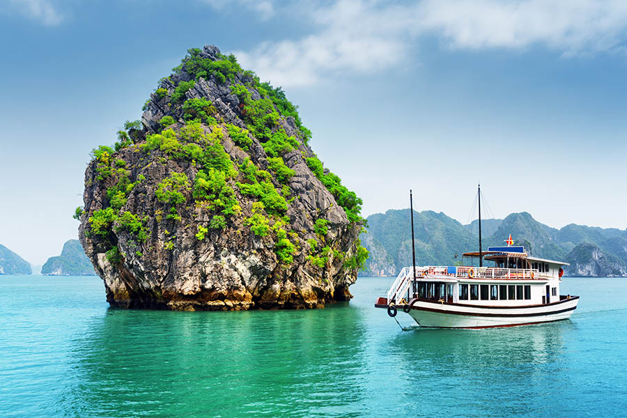 Cruise through Halong Bay in Vietnam | Travel Nation