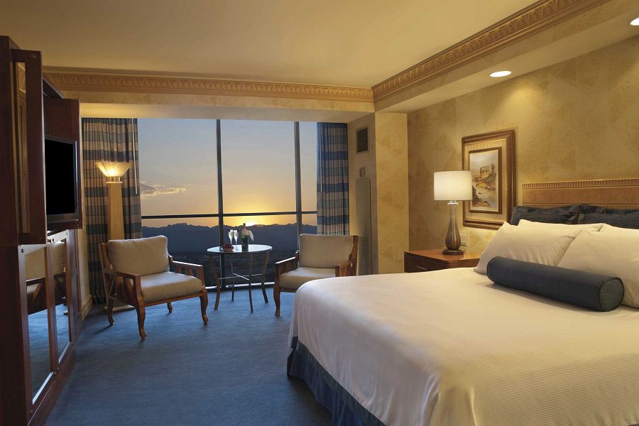The Luxor | Tower Deluxe Room