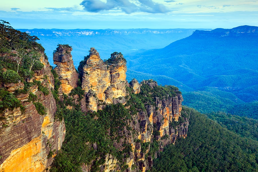 Join a small group tour to the spectacular Blue Mountains