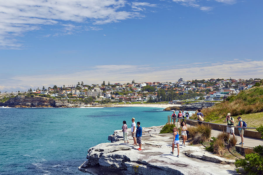 Stroll between Sydney's spectacular beaches