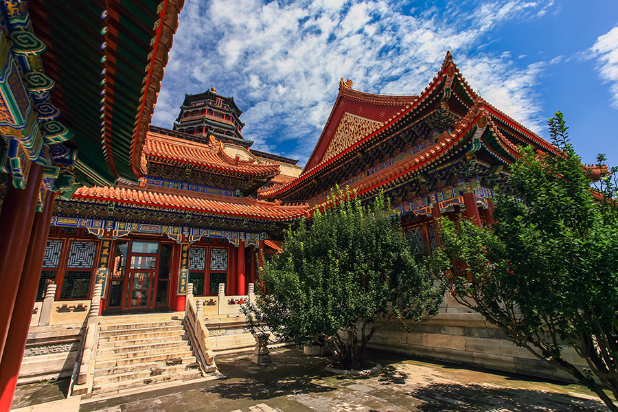 Escape the heat of Beijing at the Summer Palace