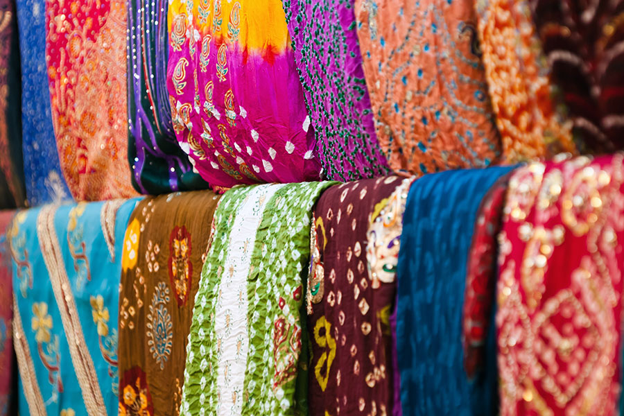 Take a stroll through Jaipur's bustling bazaar