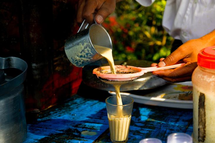Taste delicious chai in Mumbai, India | Travel Nation