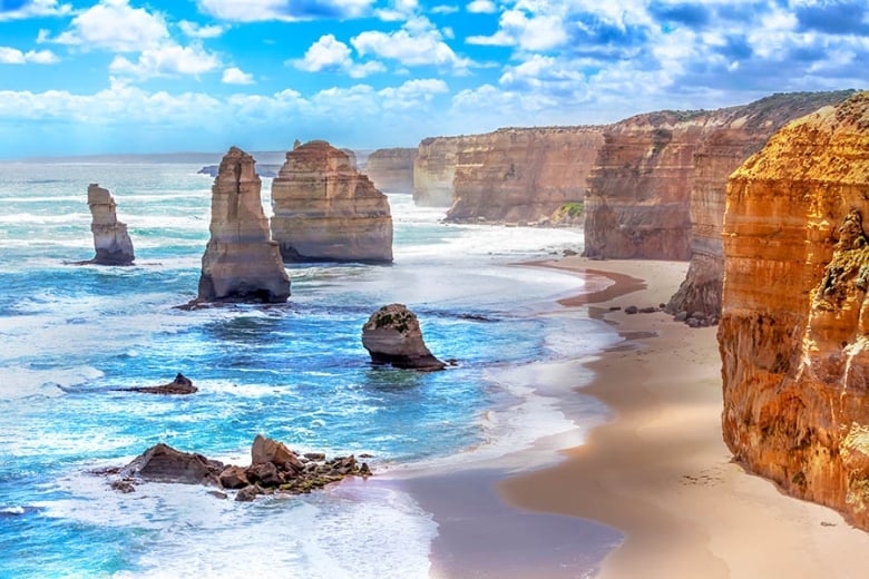 Soak up the scenery on the Great Ocean Road | Travel Nation