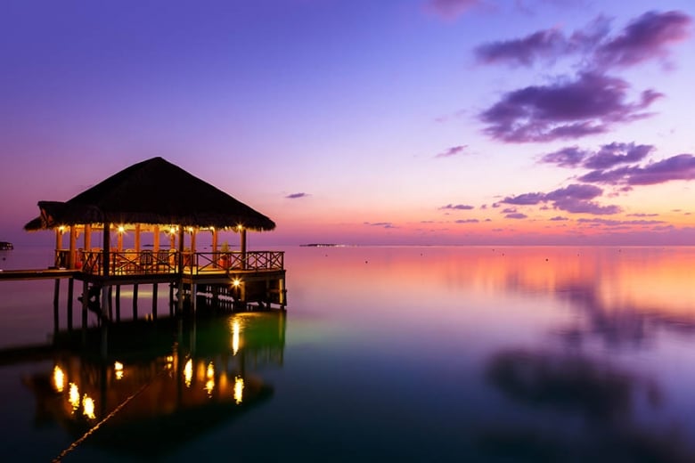 See incredible sunsets over the ocean in the Maldives | Travel Nation