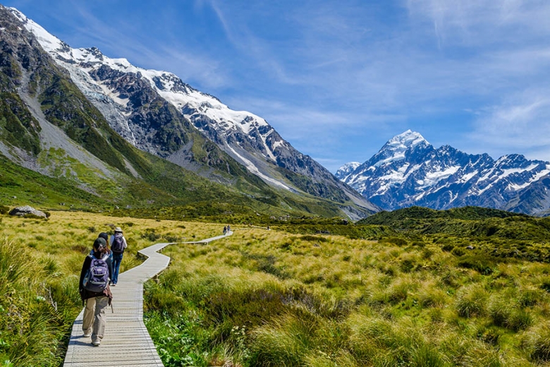 Hike through the Hooker Valley in New Zealand | Travel Nation