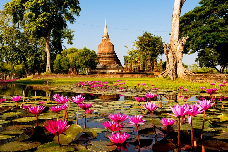 Discover the ancient temples at Sukhothai | Travel Nation