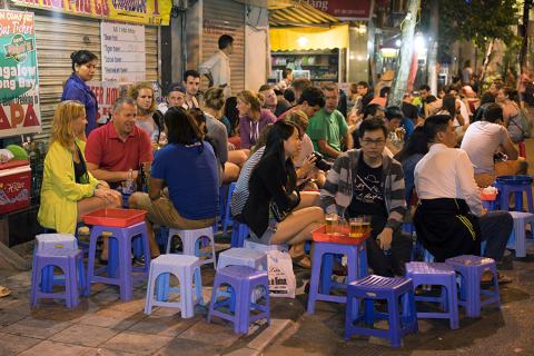 Grab a drink at one of Hanoi&#039;s many beer corners!