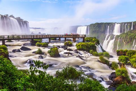 Wander the walkways of Iguazu Falls | Travel Nation