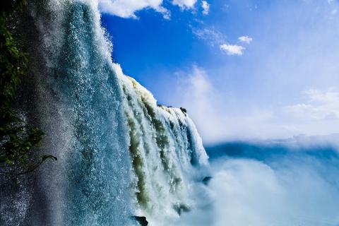 Get up close to the incredible Iguazu Falls | Travel Nation